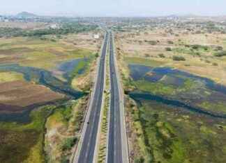 Mumbai-Nashik Highway: Urgent Fix Potholes and Traffic or Face Consequences news-04082024-024106