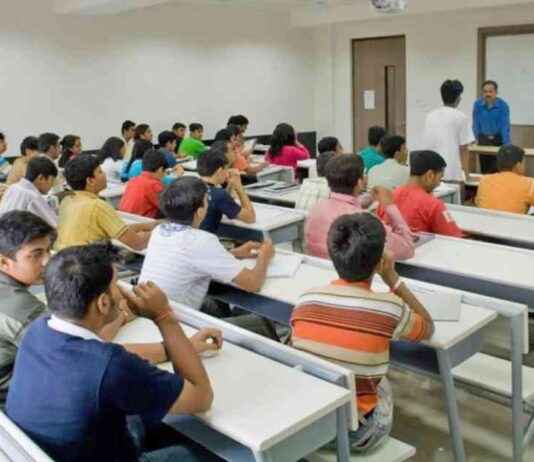 Challenges Faced by Mumbai College for Banning Muslim Attire: SC Ruling news-12082024-015259