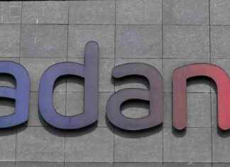 Sensex plummets 479.78 points to 79,226.13; Adani group stocks fall in early trade news-12082024-112002