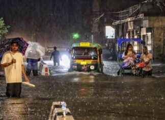 Financial Impact of Waterlogging in Delhi NCR: 71% Residents Face Losses news-12082024-112104