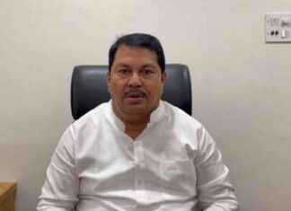 Vijay Wadettiwar Criticizes PM Modi for Shivaji Maharaj Statue Collapse news-30082024-123857