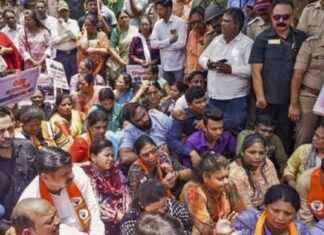 Identifying the main target and focus of the article:Main target: Badlapur sexual assault case
Focus: Two trustees of a school declared absconding by SITRegenerated SEO-friendly title:Badlapur Sexual Assault Case: 2 School Trustees Declared Absconding by SIT news-30082024-124017