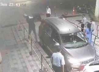 Shocking Road Rage Video: Audi Owner Attacks Ola Driver in Mumbai news-31082024-124223