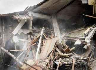 Tragic Mumbai Building Collapse: 3 Dead, 2 Injured in Malad Incident – Watch Video news-05092024-130931