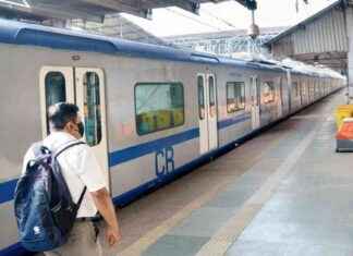 Central Railway Mumbai Local Trains Delayed Due to Technical Issue news-16092024-115924