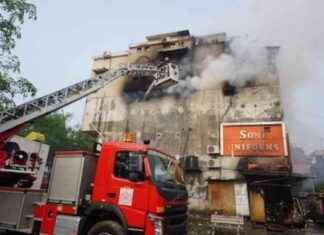 Fire at Delhi’s Nabi Karim Furniture Market: 44 Labourers Rescued news-22092024-013448