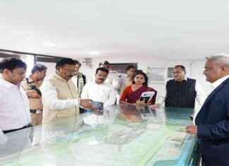 CIDCO Chairman Reviews Progress at Navi Mumbai International Airport Project Site news-24092024-164207