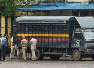 Badlapur Sexual Assault Accused Shot Dead: Events in Police Van & Investigation Details news-25092024-092141