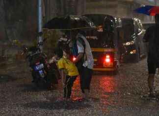 Mumbai Rains: Red Alert Issued as Torrential Downpour Shuts Public Schools news-26092024-011639