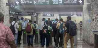 Mumbai Metro Line-3: 15,713 Commuters on Day 1, Glitches with Doors and Escalators news-07102024-221109