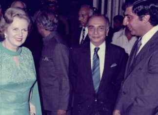 Ratan Tata: A Renaissance Man Balancing Business and the Arts news-11102024-112420