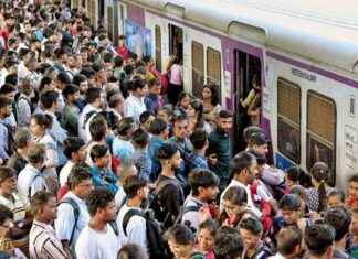 Boycott Maharashtra Elections 2024: Mumbai Commuters Demand Action on Rail Issues news-27102024-061620