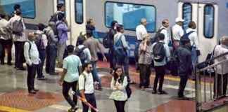 AC Train Proposal Sparks Clash Between NCP-SP and BJP in Mumbai news-27112024-044926