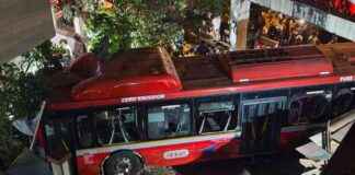 Fatal Accident: BEST Bus Collides with Pedestrians and Vehicles in Mumbai’s Kurla, Resulting in 3 Deaths and 22 Injuries fatal-accident-best-bus-collides-with-pedestrians-and-vehicles-in-mumbais-kurla-resulting-in-3-deaths-and-22-njuries