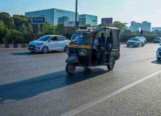 Tragic Mumbai Ferry Incident Leaves First Responders in Shock tragic-mumbai-ferry-ncident-leaves-first-responders-in-shock