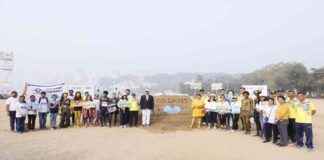 India Coast Guard Conducts Beach Cleanup Drive at Girgaon Chowpatty in Mumbai ndia-coast-guard-conducts-beach-cleanup-drive-at-girgaon-chowpatty-in-mumbai