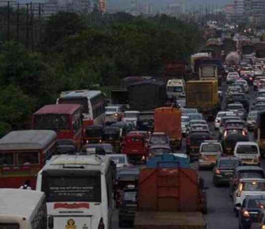 Closure of Mumbai lane at Uran Phata bridge till March. closure-of-mumbai-lane-at-uran-phata-bridge-till-march