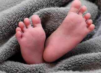 Tragic Accident: Toddler Killed, Mother Injured in Mumbai Footpath Collision tragic-accident-toddler-killed-mother-njured-in-mumbai-footpath-collision