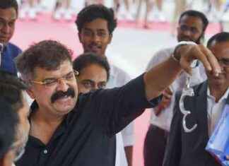 NCP MLA Jitendra Awhad Raises US Deportation Issue at Maharashtra Budget Session ncp-mla-jitendra-awhad-raises-us-deportation-ssue-at-maharashtra-budget-session