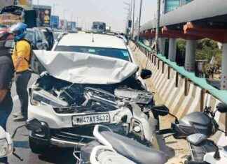 Miraculous Escape: Andheri Car Crash Leaves Everyone Unhurt miraculous-escape-andheri-car-crash-leaves-everyone-unhurt