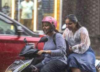 Mumbai Braces for Heavy Rain Alert on Sunday Morning mumbai-braces-for-heavy-rain-alert-on-sunday-morning