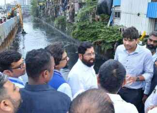 Mumbai Drain Cleaning Deadline: Complete by June 7, Deputy CM Instructs BMC mumbai-drain-cleaning-deadline-complete-by-june-7-deputy-cm-nstructs-bmc
